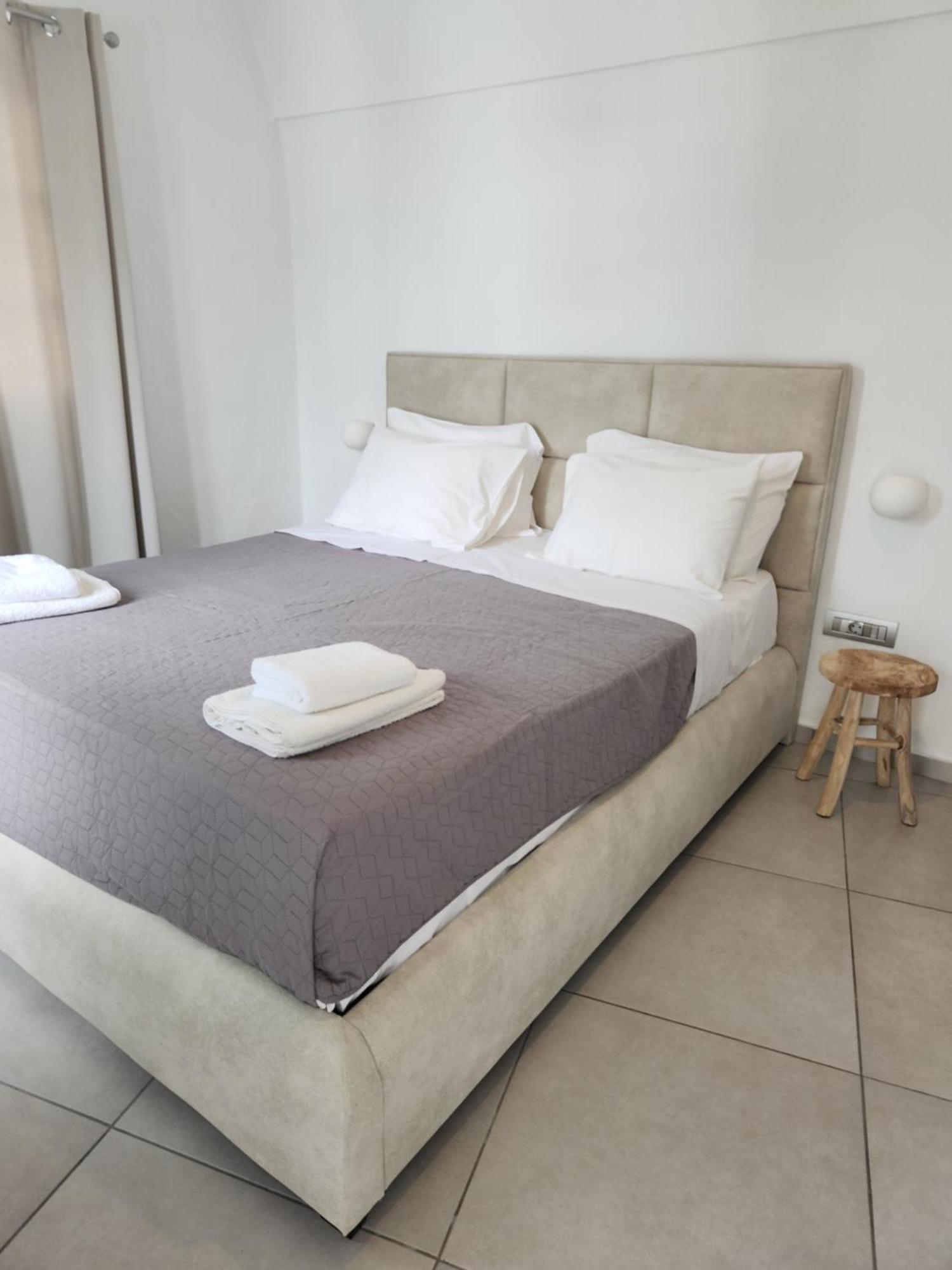 Euphoria Suites & Deluxe Studios Fira  Eksteriør bilde