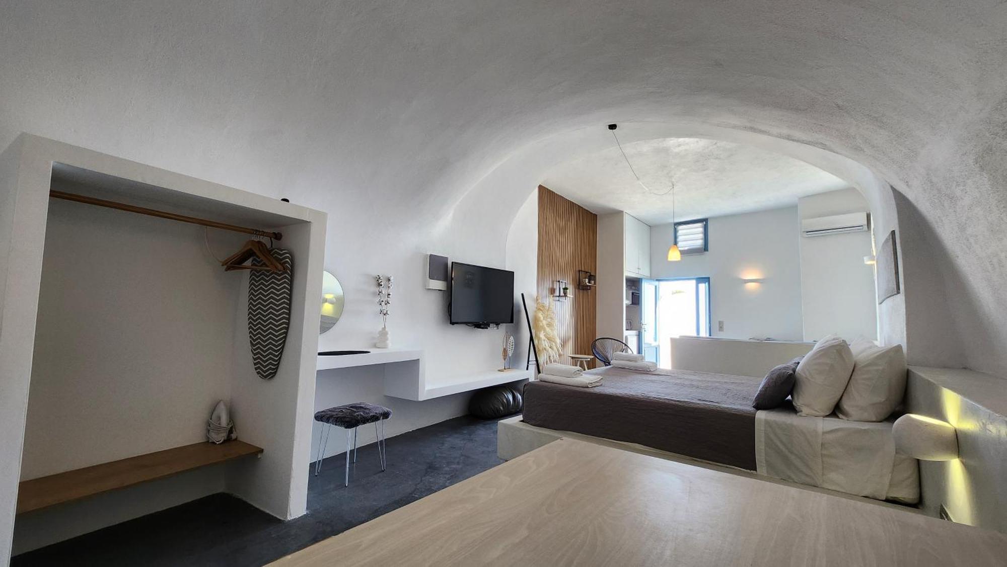 Euphoria Suites & Deluxe Studios Fira  Eksteriør bilde