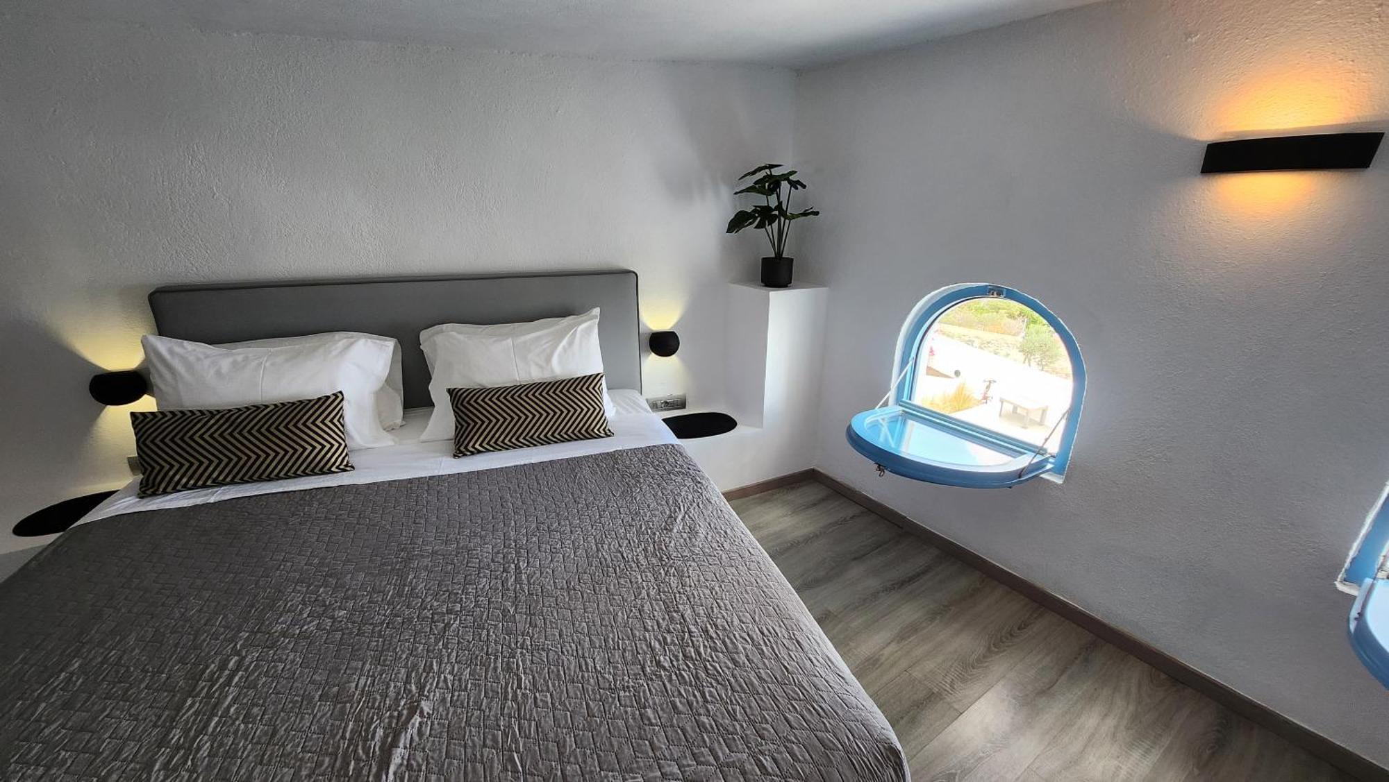 Euphoria Suites & Deluxe Studios Fira  Eksteriør bilde
