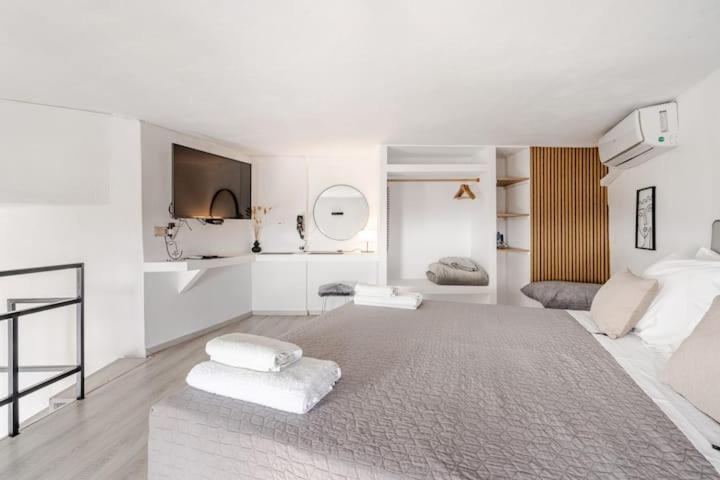 Euphoria Suites & Deluxe Studios Fira  Eksteriør bilde