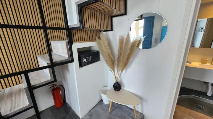 Euphoria Suites & Deluxe Studios Fira  Eksteriør bilde