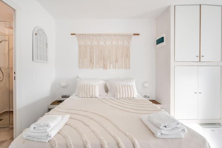 Euphoria Suites & Deluxe Studios Fira  Eksteriør bilde